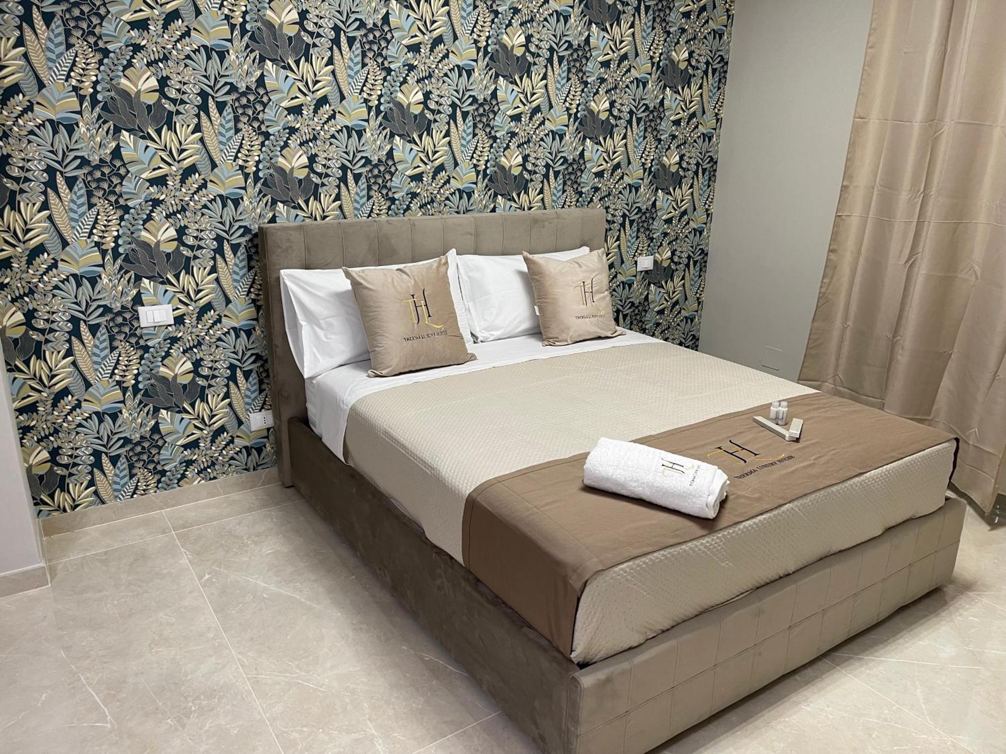 Therma Luxury House แตร์โมลิ ภายนอก รูปภาพ