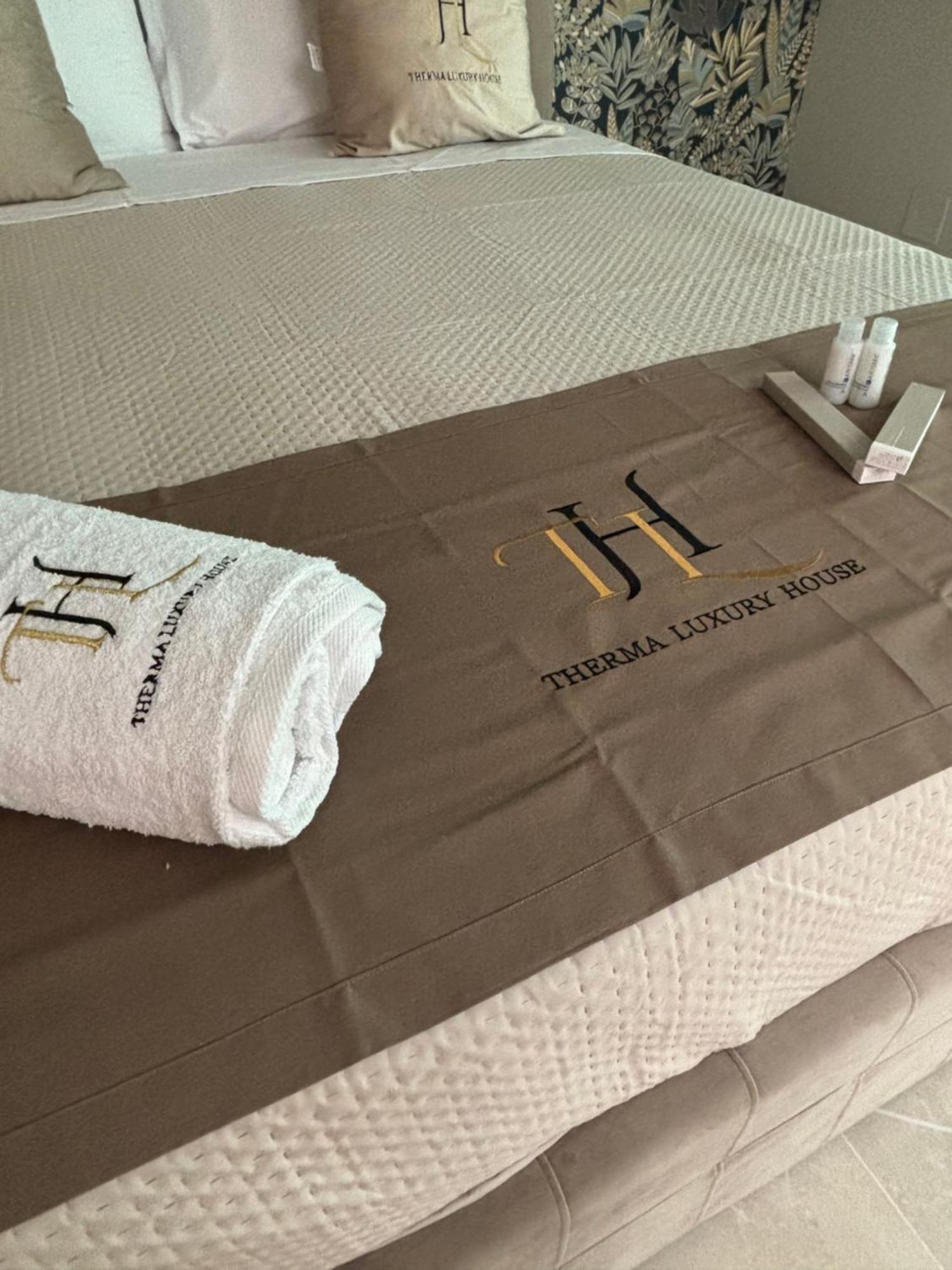 Therma Luxury House แตร์โมลิ ภายนอก รูปภาพ