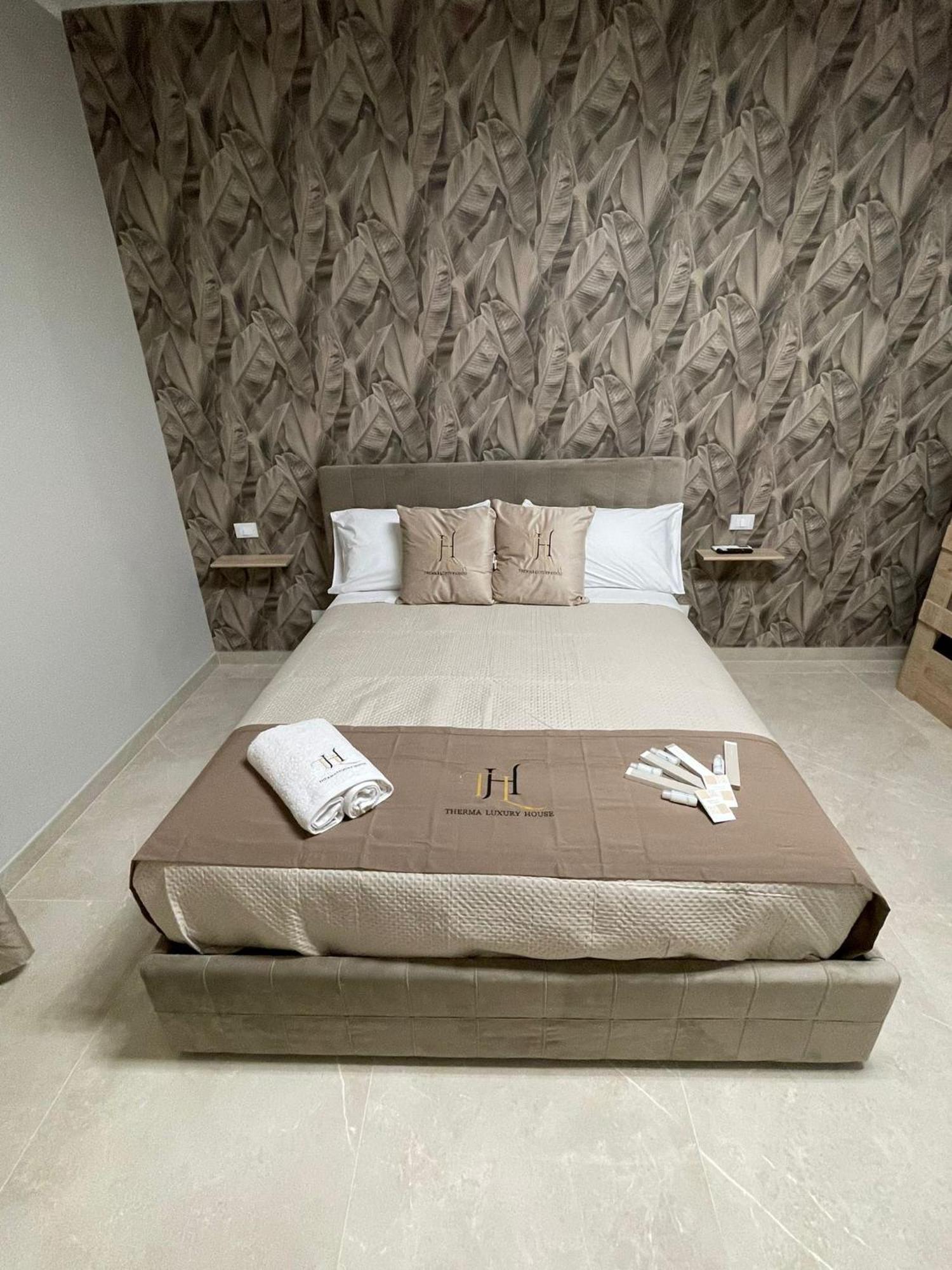 Therma Luxury House แตร์โมลิ ภายนอก รูปภาพ